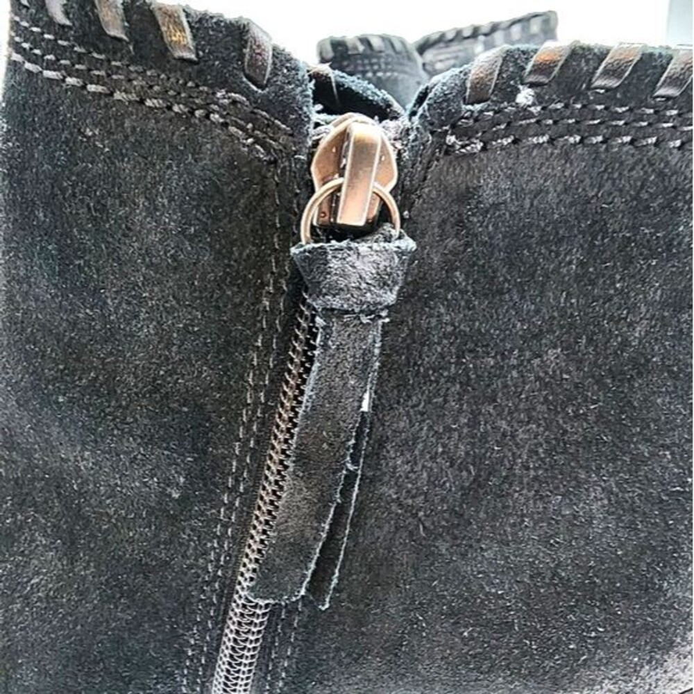 Sofft SF0006521 Wilton Black Suede‎ Whip Stitched Heeled Bootie Size 7.5 - Picture 6 of 10